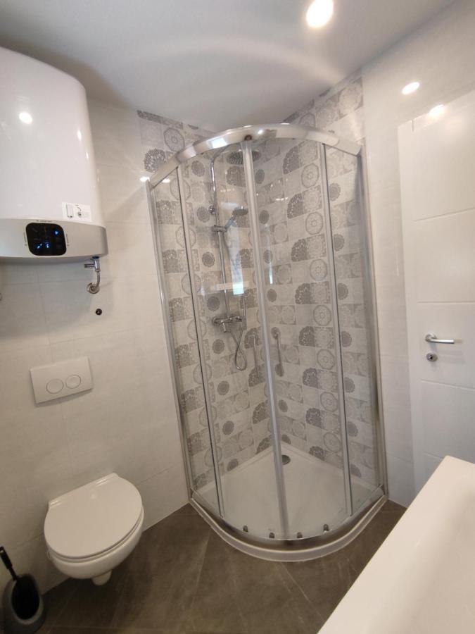 Rake Appartement Omiš Buitenkant foto
