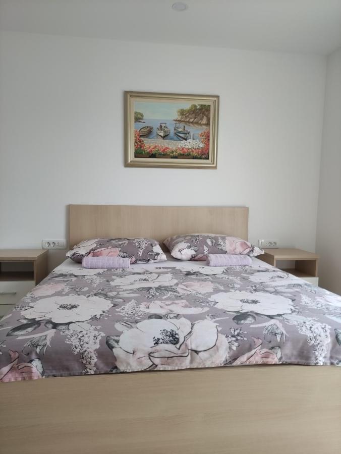 Rake Appartement Omiš Buitenkant foto