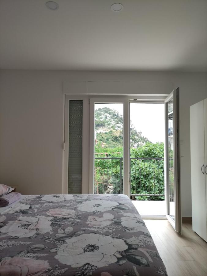 Rake Appartement Omiš Buitenkant foto